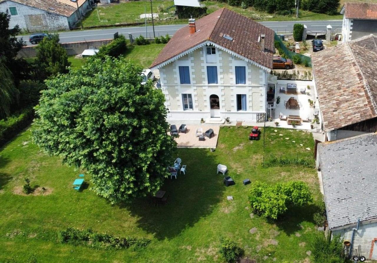 Montplaisir Bed & Breakfast Montendre Eksteriør bilde