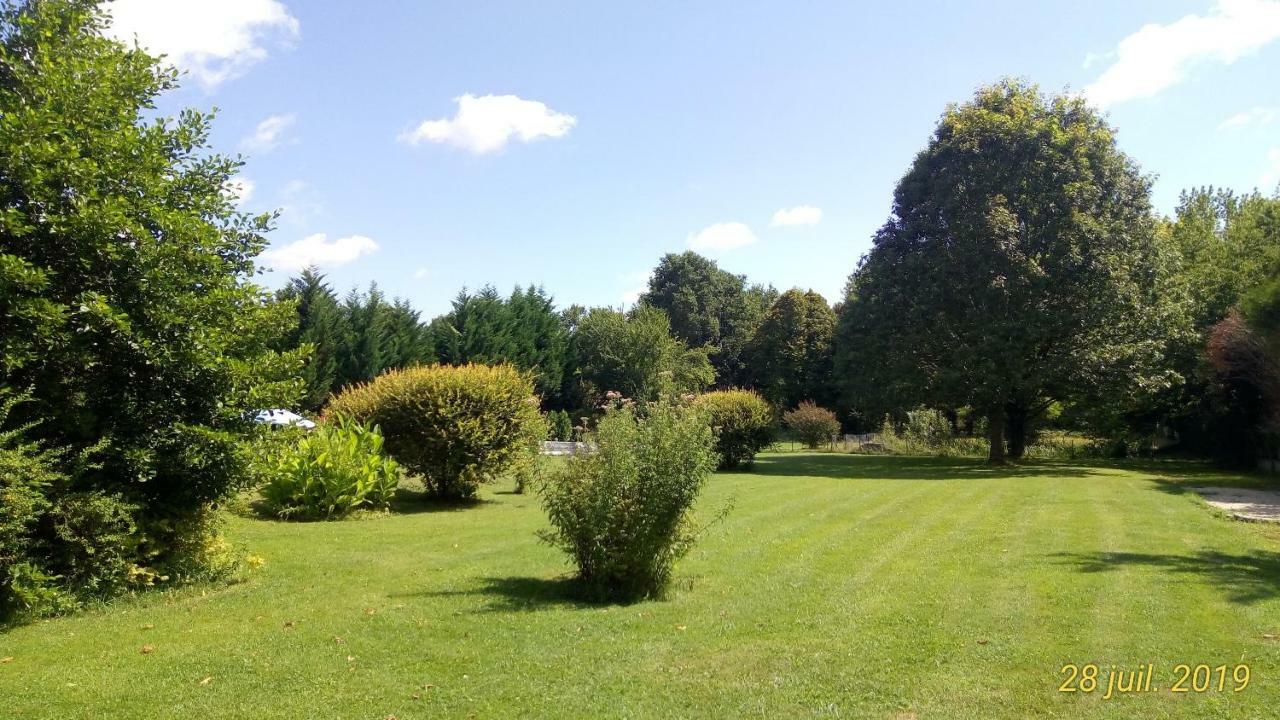 Montplaisir Bed & Breakfast Montendre Eksteriør bilde