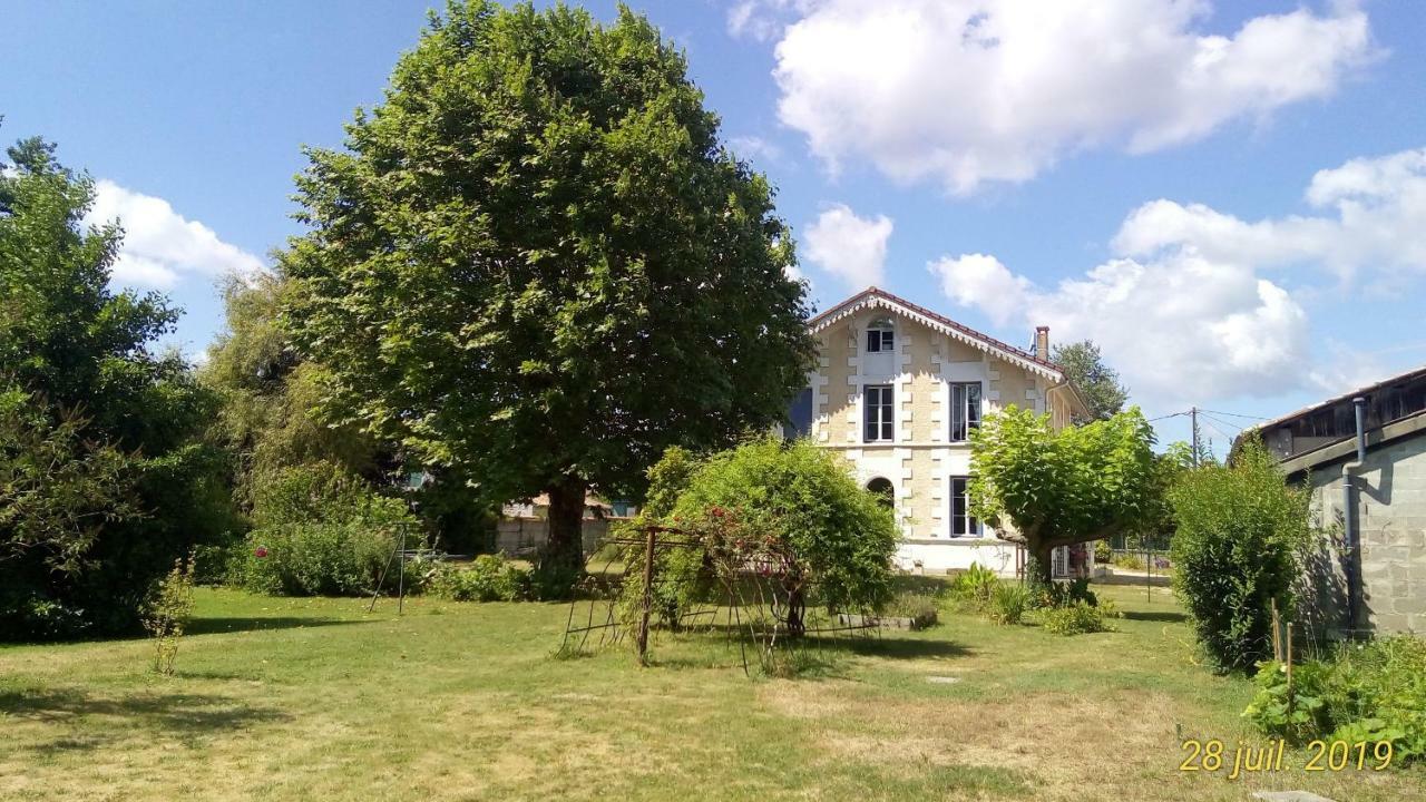 Montplaisir Bed & Breakfast Montendre Eksteriør bilde